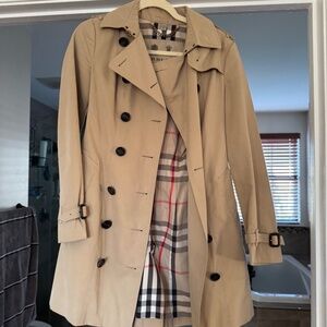 Burberry Sandringham honey tan trench coat